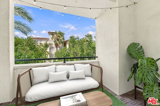 12963 Runway Road 317, Los Angeles, CA 90094