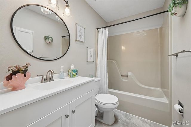 1436 Heritage Landing 310, St Charles, MO 63303