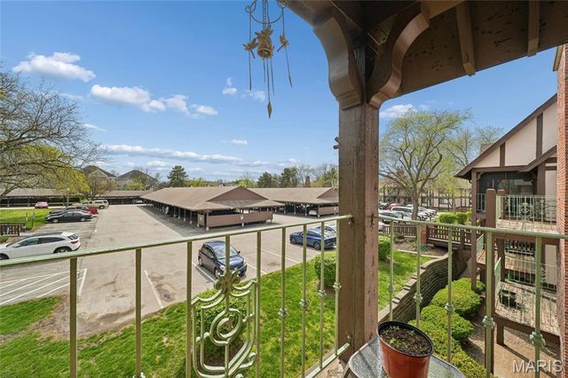 1436 Heritage Landing 310, St Charles, MO 63303
