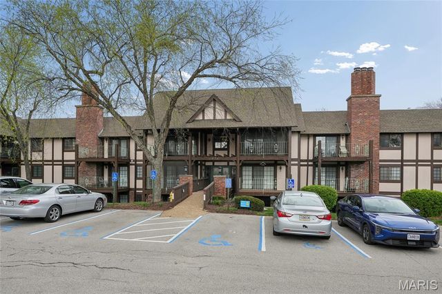 1436 Heritage Landing 310, St Charles, MO 63303