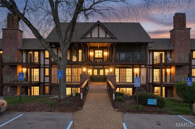 1436 Heritage Landing 310, St Charles, MO 63303