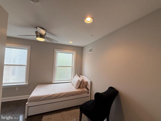 2131 N 10TH ST, Philadelphia, PA 19122