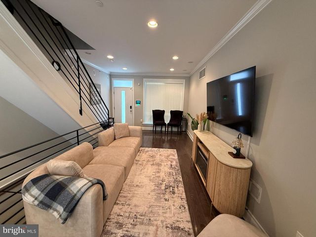 2131 N 10TH ST, Philadelphia, PA 19122