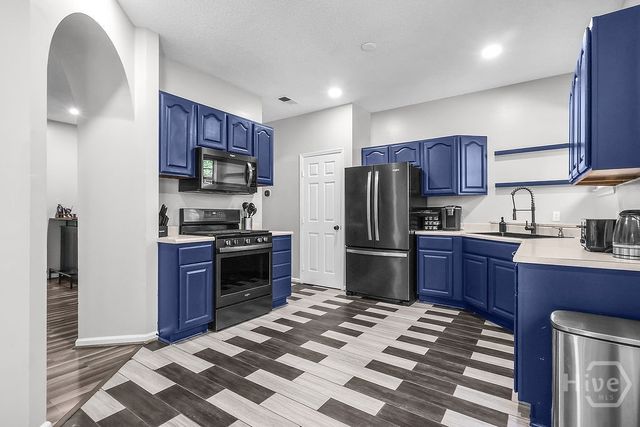 9 Walthour Cove, Savannah, GA 31410