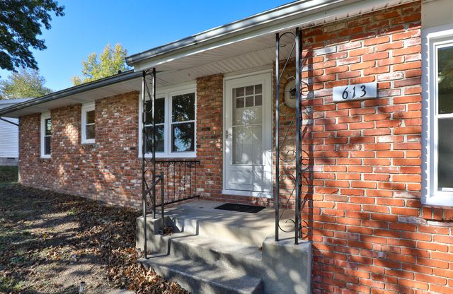 613 S Elgin Avenue, Bolivar, MO 65613