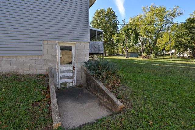 613 S Elgin Avenue, Bolivar, MO 65613