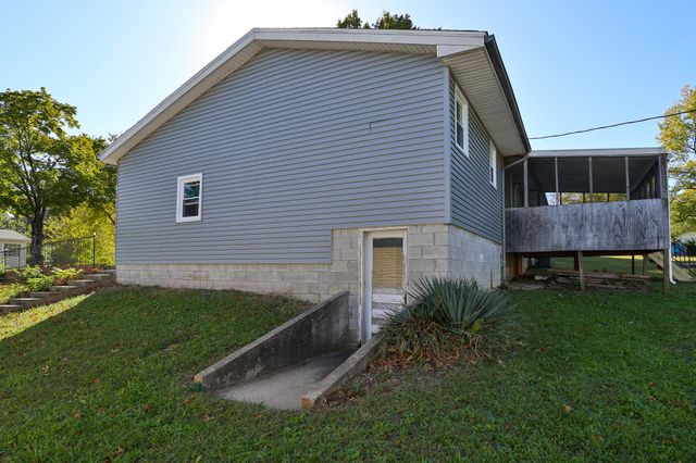 613 S Elgin Avenue, Bolivar, MO 65613