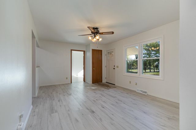 613 S Elgin Avenue, Bolivar, MO 65613