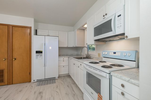 613 S Elgin Avenue, Bolivar, MO 65613