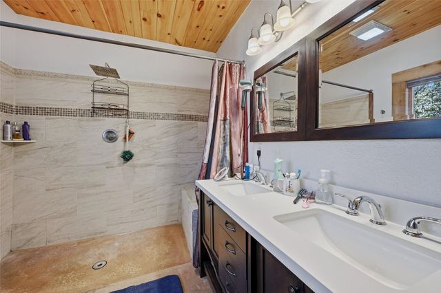 115 Friar Tuck Drive, Gordonville, TX 76245