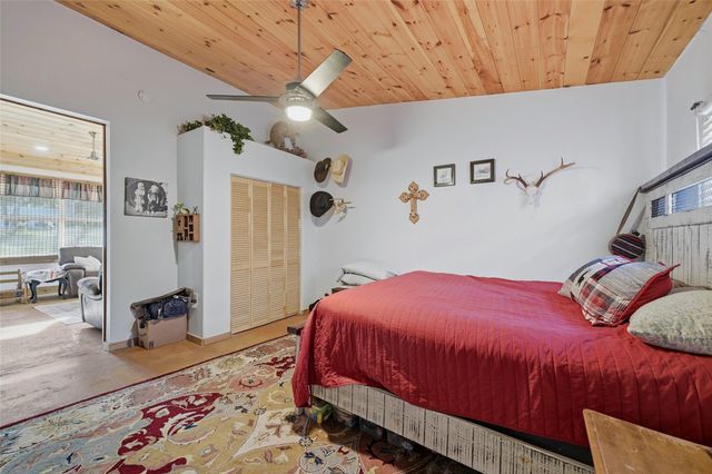 115 Friar Tuck Drive, Gordonville, TX 76245