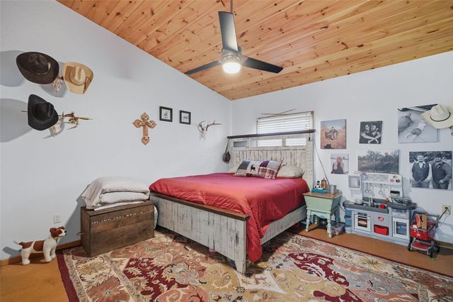 115 Friar Tuck Drive, Gordonville, TX 76245