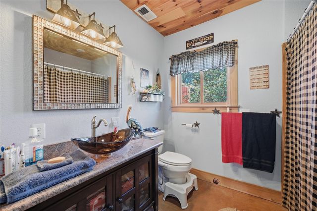 115 Friar Tuck Drive, Gordonville, TX 76245