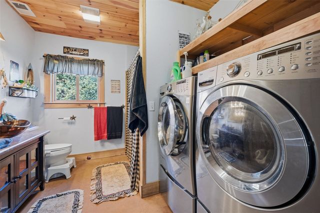 115 Friar Tuck Drive, Gordonville, TX 76245