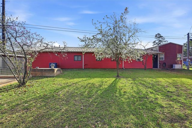 115 Friar Tuck Drive, Gordonville, TX 76245