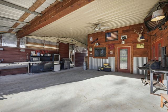 115 Friar Tuck Drive, Gordonville, TX 76245