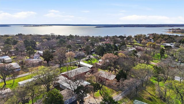 115 Friar Tuck Drive, Gordonville, TX 76245