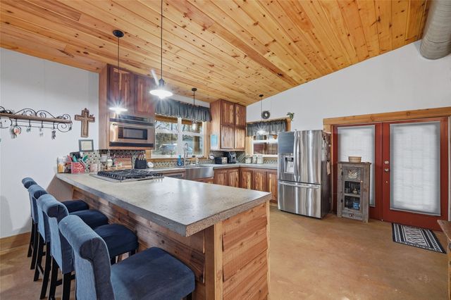 115 Friar Tuck Drive, Gordonville, TX 76245