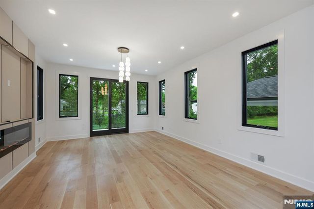63 Billingsley Drive, Livingston, NJ 07039