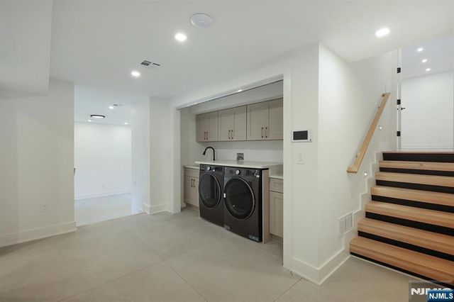 63 Billingsley Drive, Livingston, NJ 07039