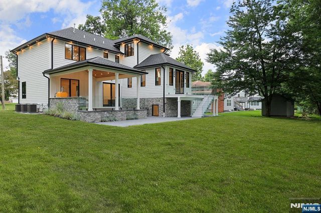 63 Billingsley Drive, Livingston, NJ 07039