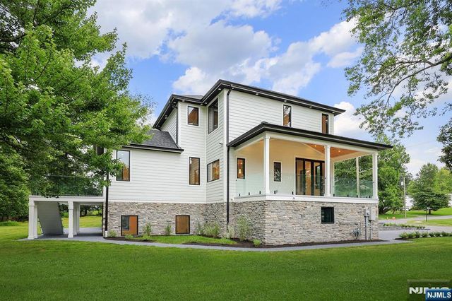 63 Billingsley Drive, Livingston, NJ 07039