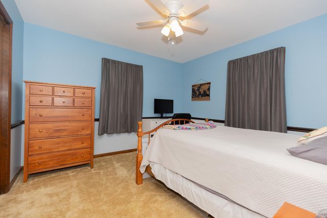 615 Crestmont Drive, Evansville, IN 47712