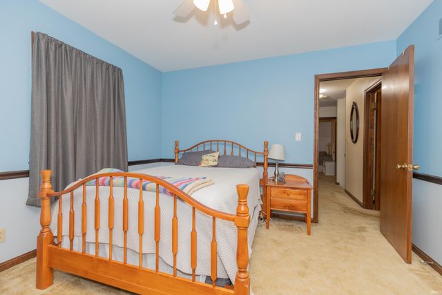 615 Crestmont Drive, Evansville, IN 47712