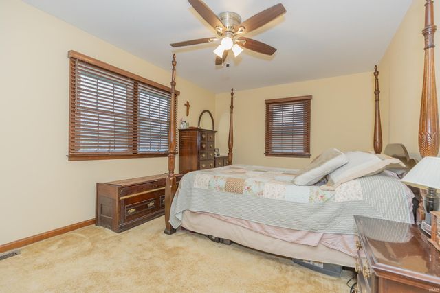 615 Crestmont Drive, Evansville, IN 47712