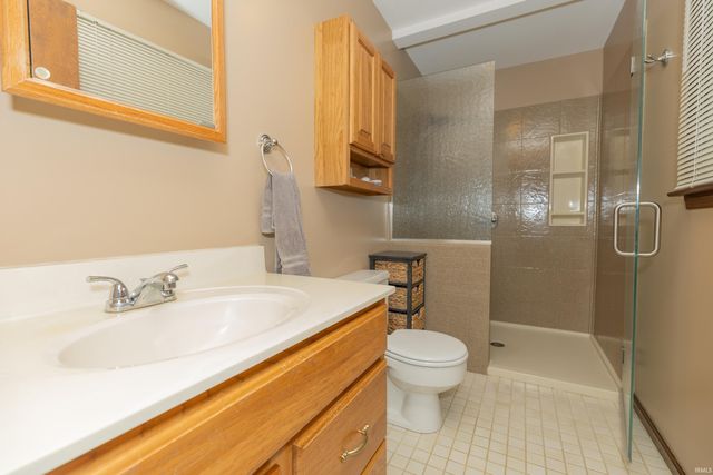 615 Crestmont Drive, Evansville, IN 47712