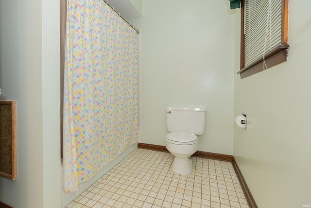 615 Crestmont Drive, Evansville, IN 47712
