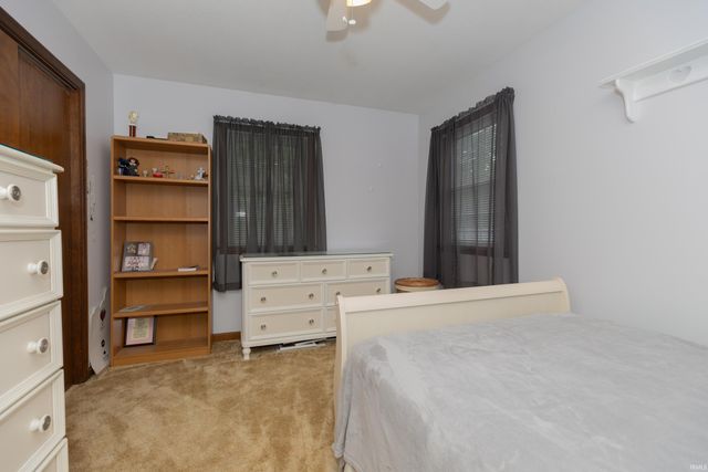 615 Crestmont Drive, Evansville, IN 47712