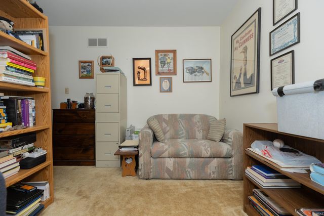 615 Crestmont Drive, Evansville, IN 47712