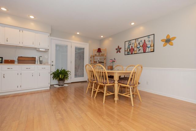 615 Crestmont Drive, Evansville, IN 47712