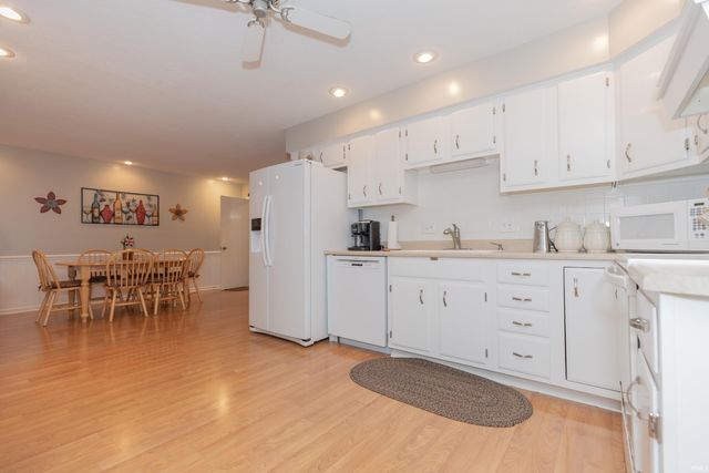 615 Crestmont Drive, Evansville, IN 47712