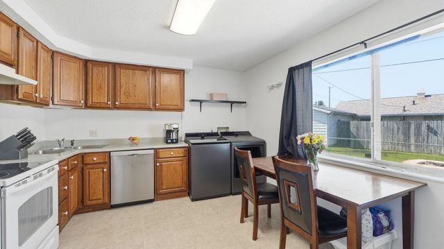 16 Emerald Lane, Huntington, IN 46750