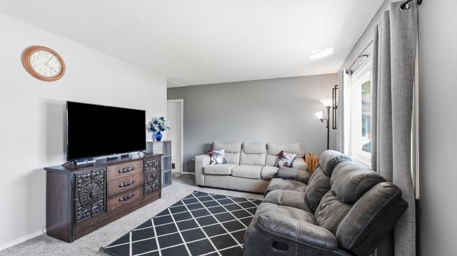 16 Emerald Lane, Huntington, IN 46750