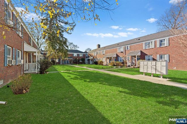 28 Sheffield Avenue E8, Englewood, NJ 07631