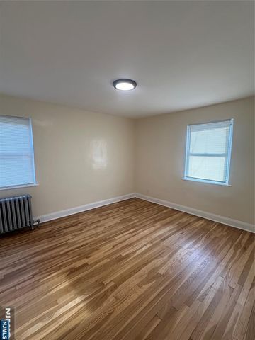 28 Sheffield Avenue E8, Englewood, NJ 07631