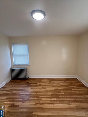 28 Sheffield Avenue E8, Englewood, NJ 07631