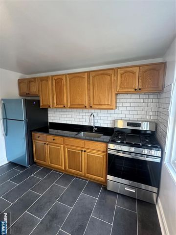 28 Sheffield Avenue E8, Englewood, NJ 07631