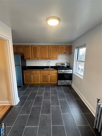 28 Sheffield Avenue E8, Englewood, NJ 07631