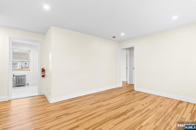 28 Sheffield Avenue E8, Englewood, NJ 07631