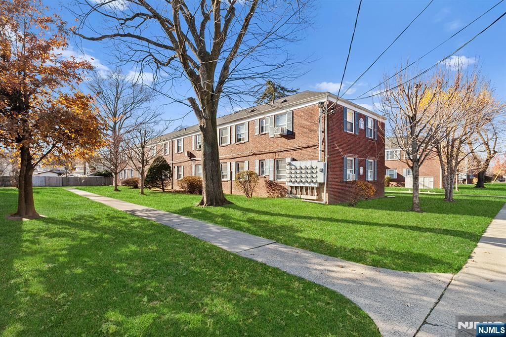 28 Sheffield Avenue E8, Englewood, NJ 07631