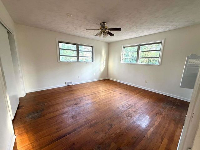 3832 Maid Marion Lane, Spartanburg, SC 29302