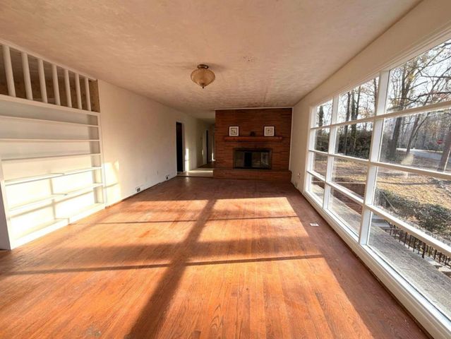 3832 Maid Marion Lane, Spartanburg, SC 29302