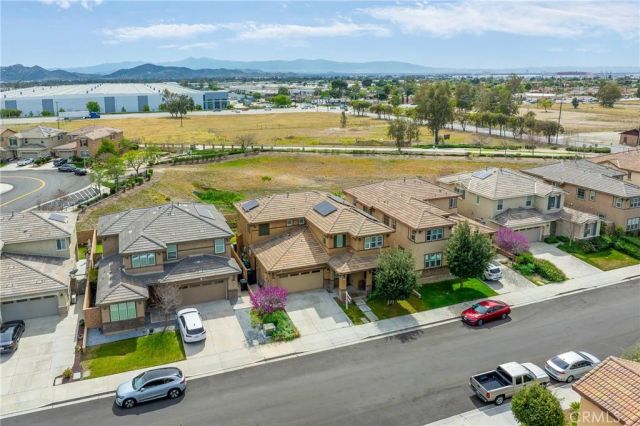 15507 Vanilla Bean Lane, Fontana, CA 92336