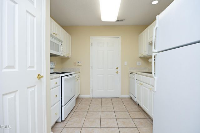 11381 Clubhaven Place 102, Raleigh, NC 27617