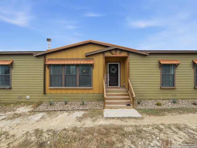 1283 Pipe Springs Dr, Lakehills, TX 78063