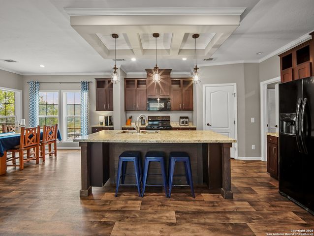 1283 Pipe Springs Dr, Lakehills, TX 78063